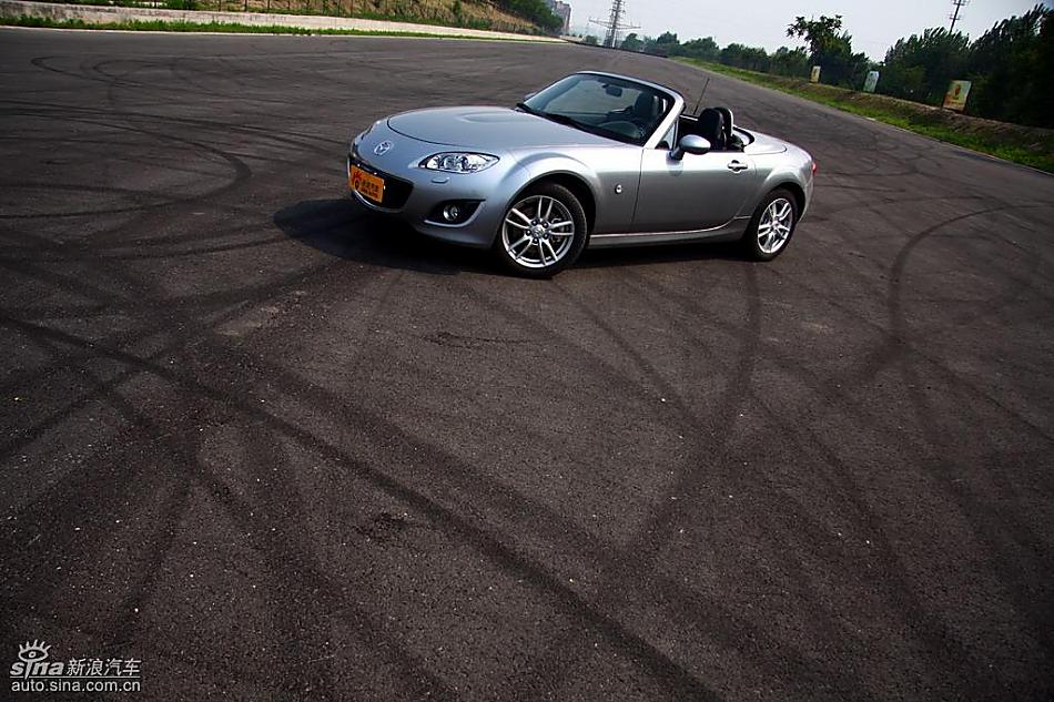 马自达MX-5试驾实拍图外观