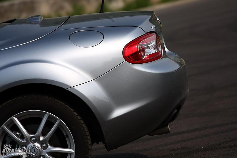 马自达MX-5试驾实拍图外观