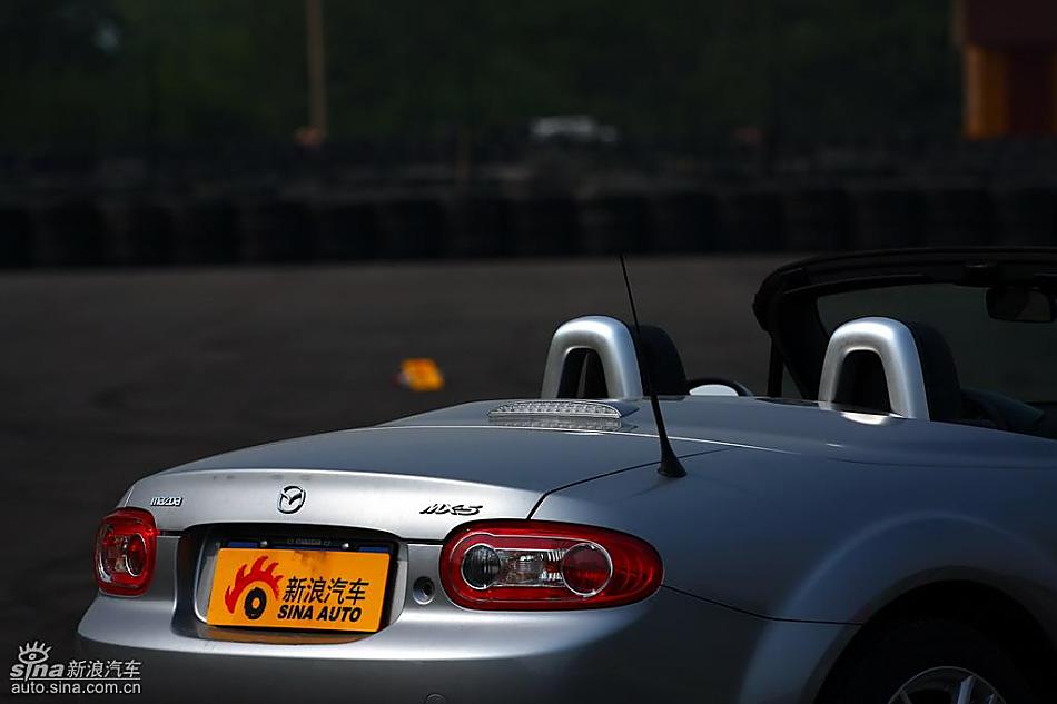 马自达MX-5试驾实拍图外观