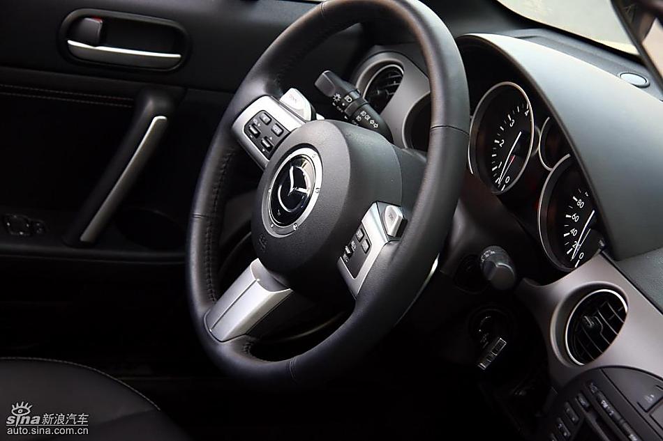 马自达MX-5试驾实拍图内饰