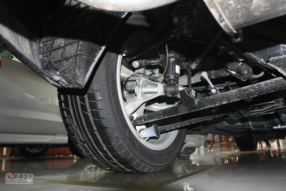 发动机、底盘悬挂及后备箱