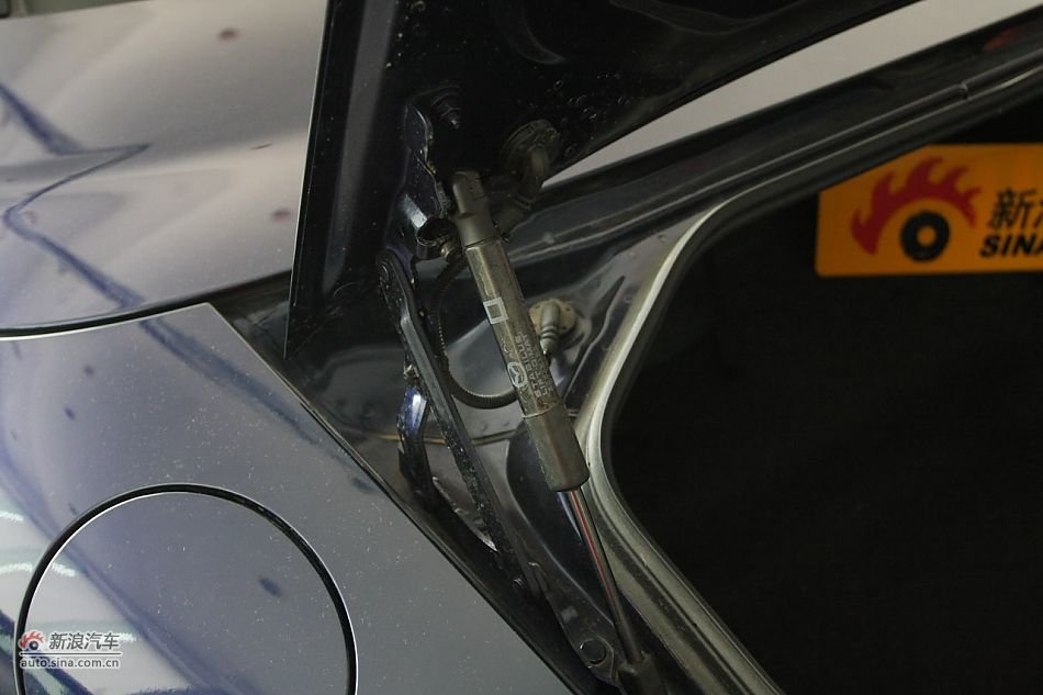 发动机、底盘悬挂及后备箱