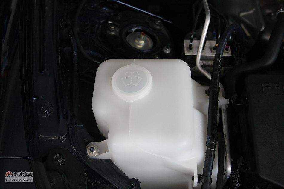 发动机、底盘悬挂及后备箱