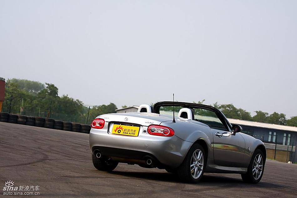 马自达MX-5试驾实拍图外观