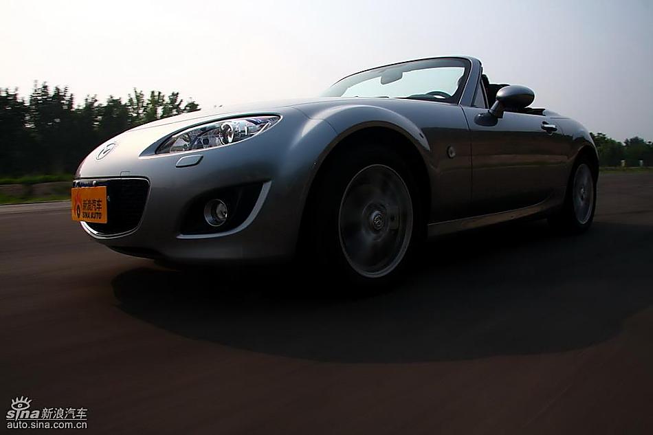 马自达MX-5试驾实拍图动态