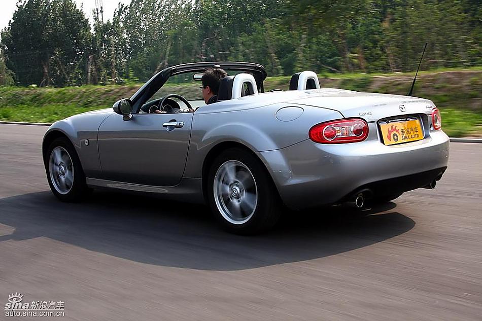 马自达MX-5试驾实拍图动态