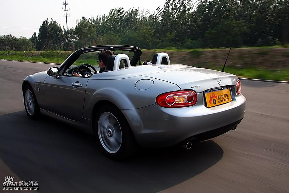 马自达MX-5试驾实拍图动态