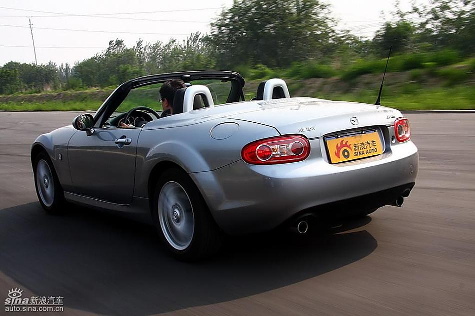 马自达MX-5试驾实拍图动态