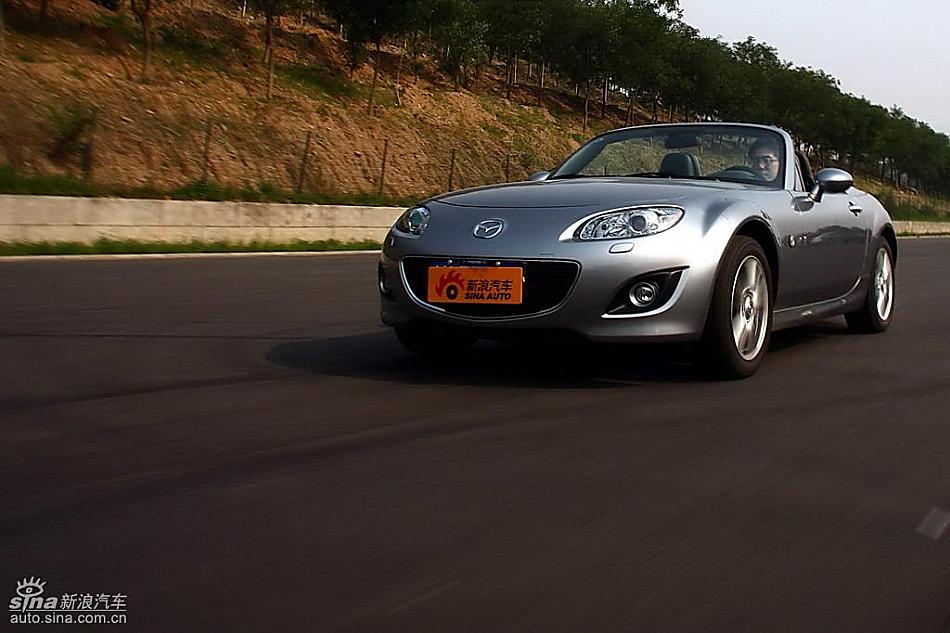 马自达MX-5试驾实拍图动态