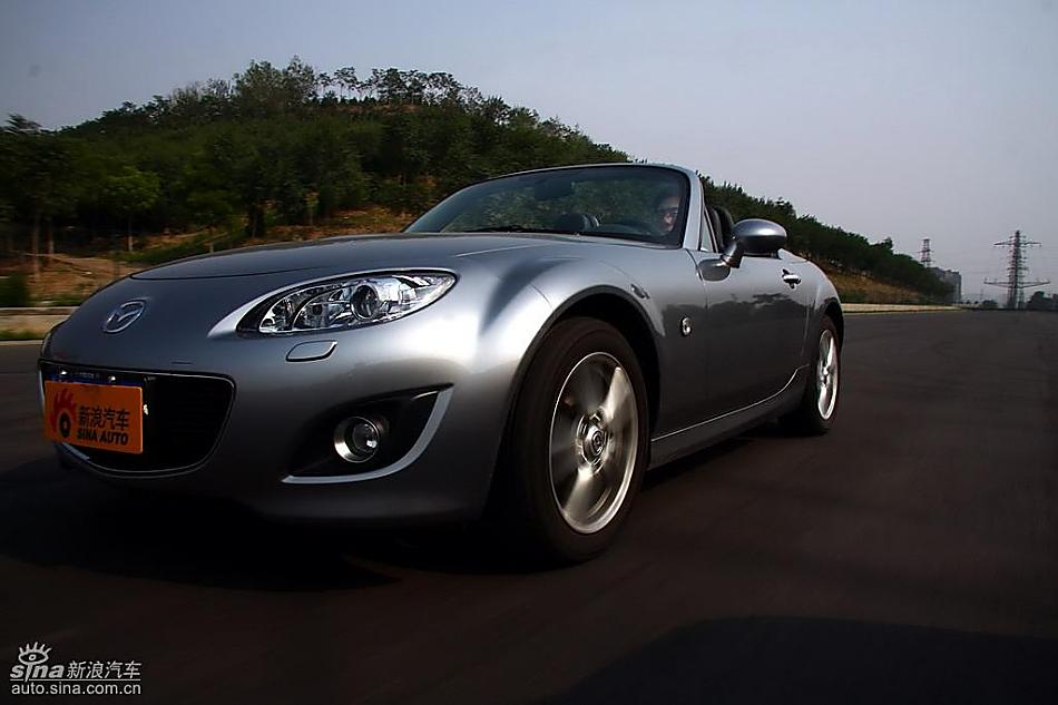 马自达MX-5试驾实拍图动态