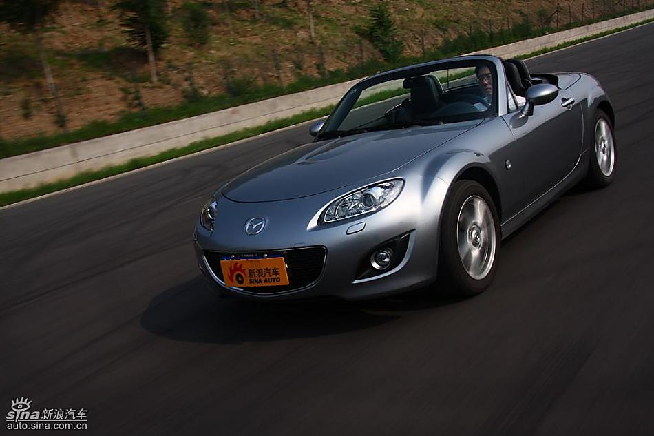 马自达MX-5试驾实拍图动态