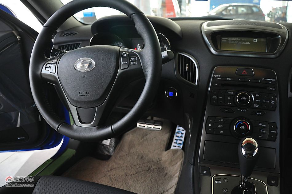 劳恩斯酷派2.0T豪华顶配内饰图