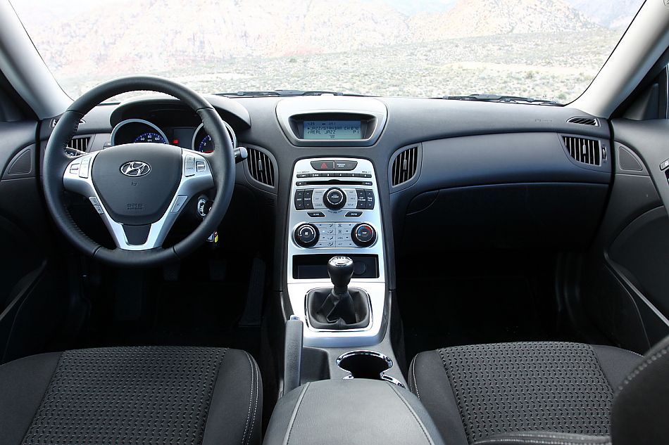 劳恩斯coupe内饰图片