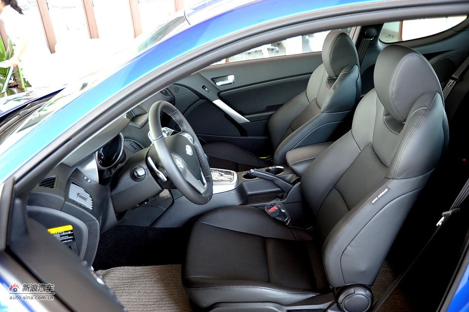 劳恩斯酷派3.8L旗舰自动版