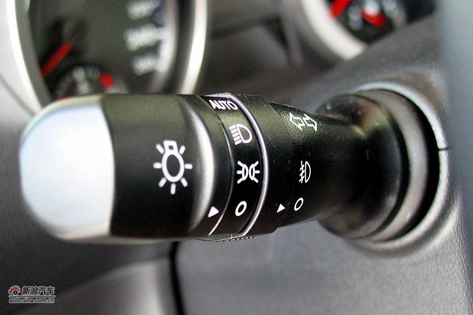 劳恩斯酷派3.8L旗舰自动版