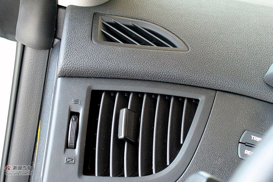 劳恩斯酷派3.8L旗舰自动版