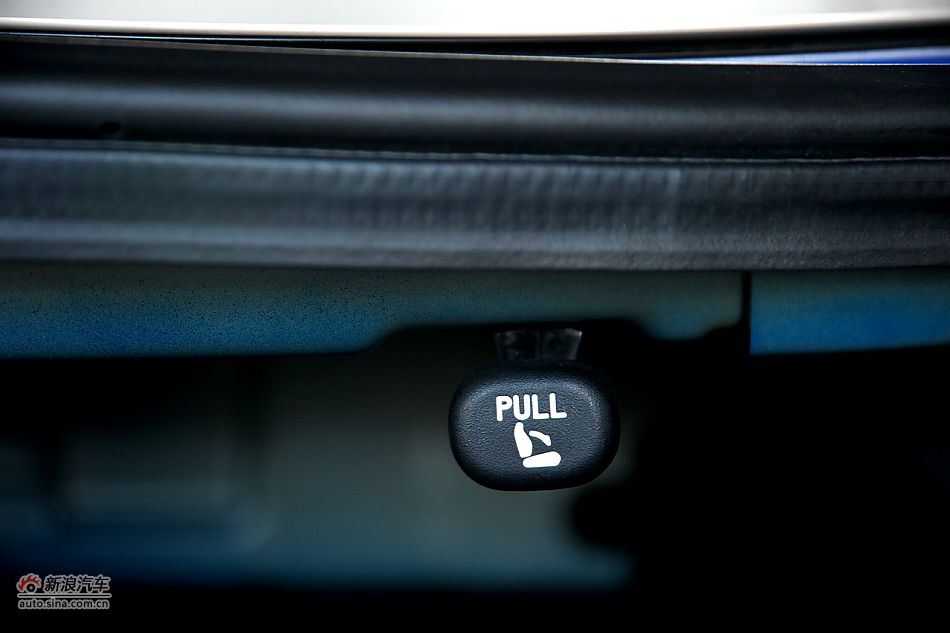 劳恩斯酷派3.8L旗舰自动版