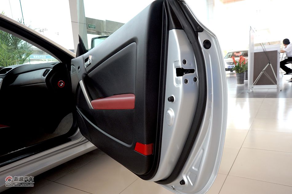 劳恩斯酷派2.0T靓雅自动版