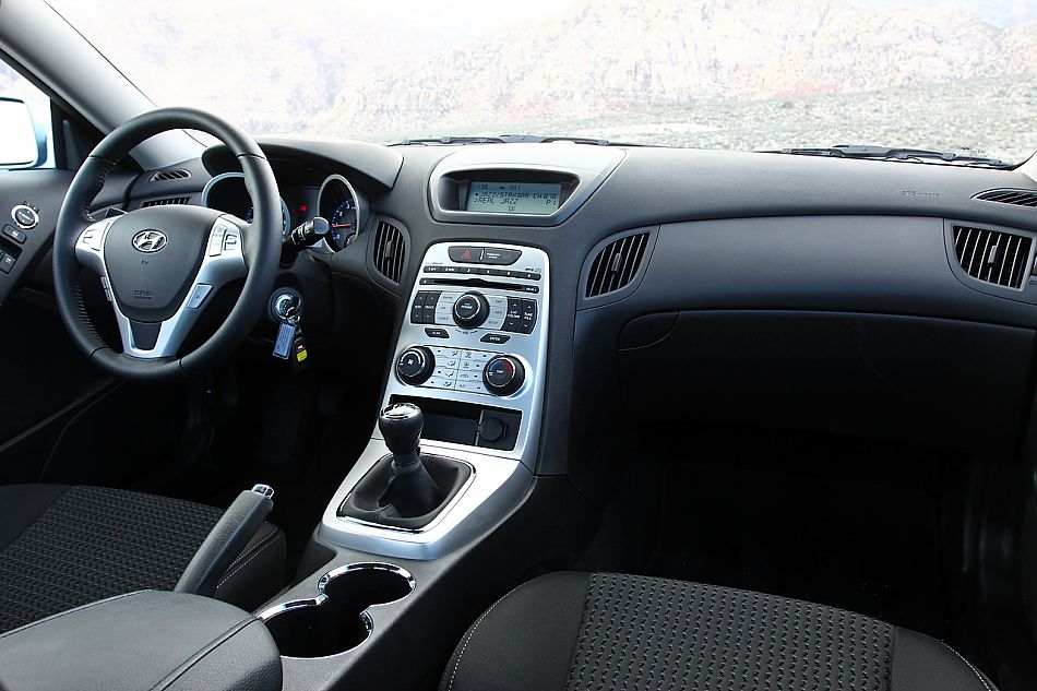 劳恩斯coupe内饰图片