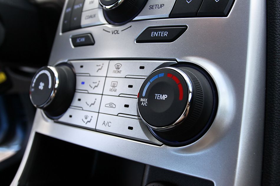 劳恩斯coupe内饰图片