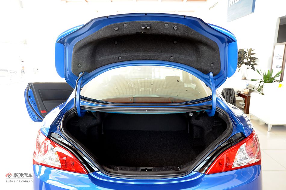 劳恩斯酷派3.8L旗舰自动版