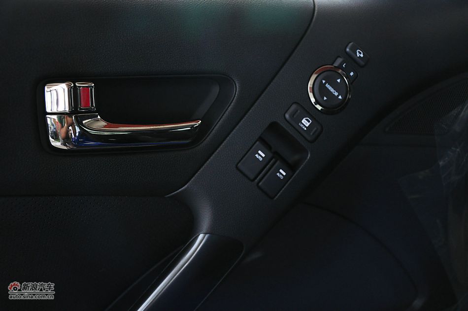 劳恩斯酷派2.0T豪华顶配细节图