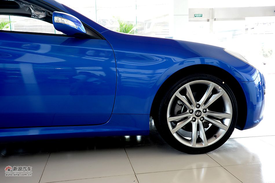 劳恩斯酷派3.8L旗舰自动版