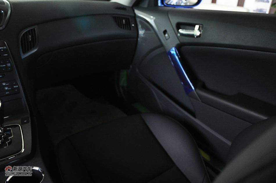 劳恩斯酷派2.0T豪华顶配座椅空间图