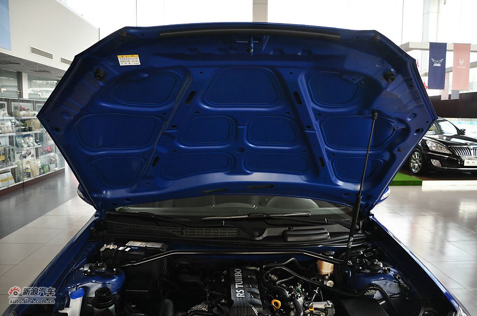 劳恩斯酷派2.0T豪华顶配引擎图