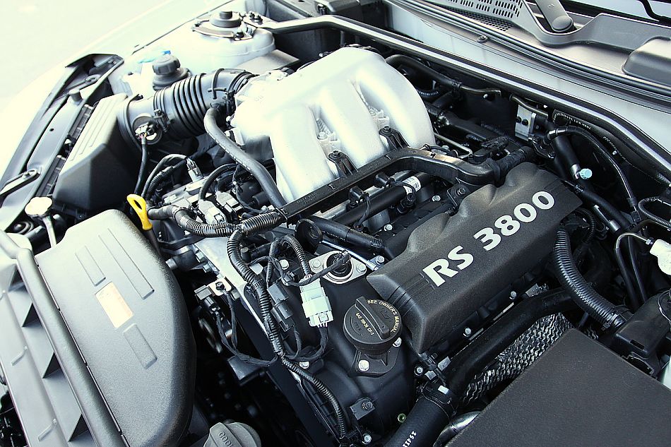 劳恩斯coupe引擎图片