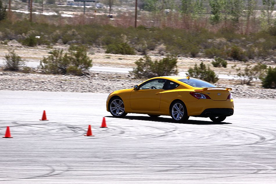 劳恩斯coupe动态外观图片