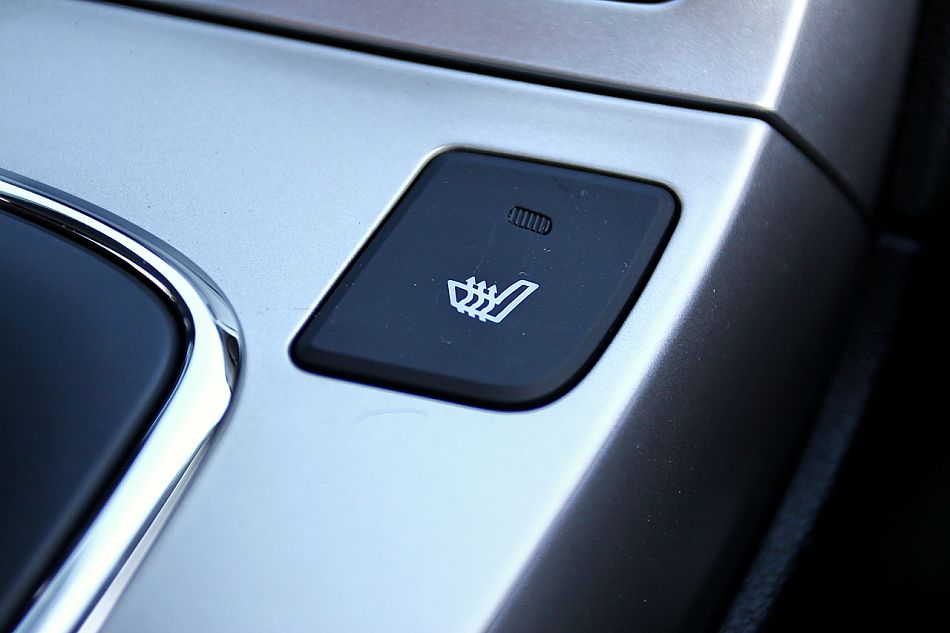 劳恩斯coupe内饰图片