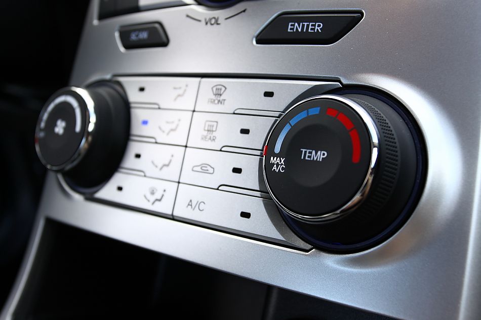 劳恩斯coupe内饰图片