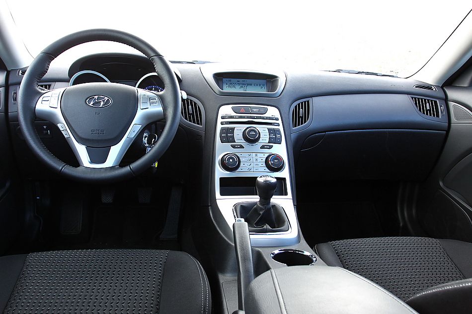 劳恩斯coupe内饰图片