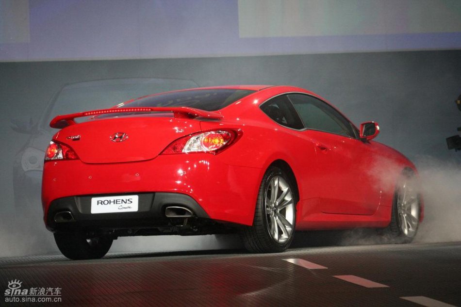 劳恩斯酷派亮相