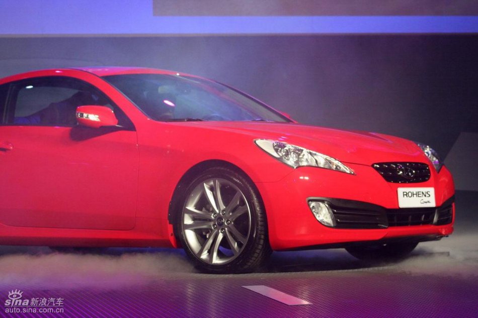 劳恩斯酷派亮相