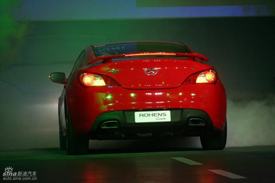 劳恩斯酷派亮相