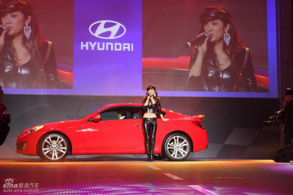 劳恩斯酷派亮相