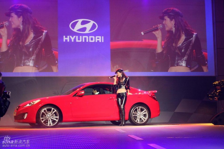 劳恩斯酷派亮相