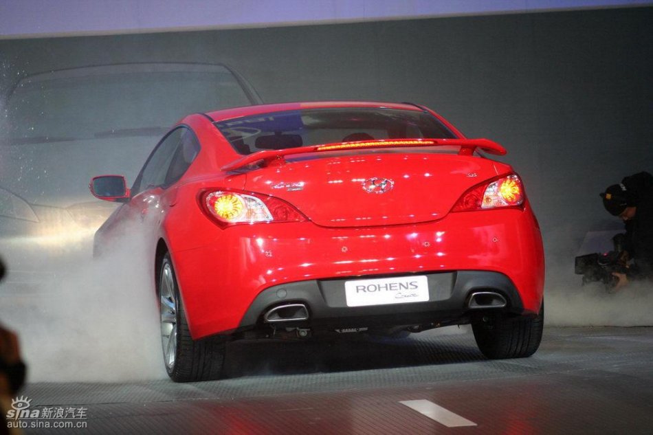 劳恩斯酷派亮相