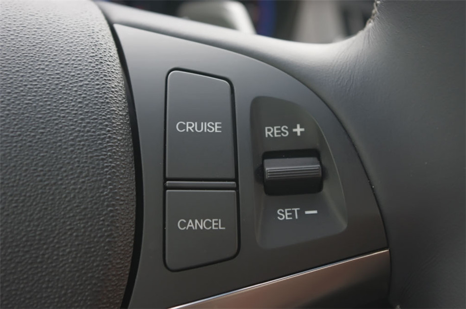 2012款劳恩斯酷派2.0T自动豪华版