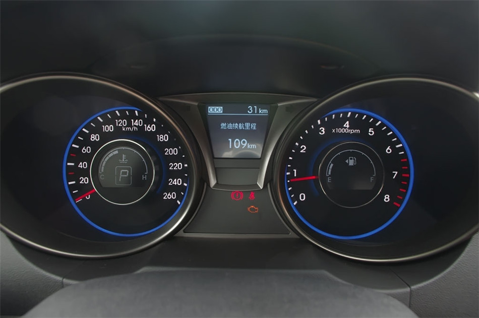 2012款劳恩斯酷派2.0T自动豪华版