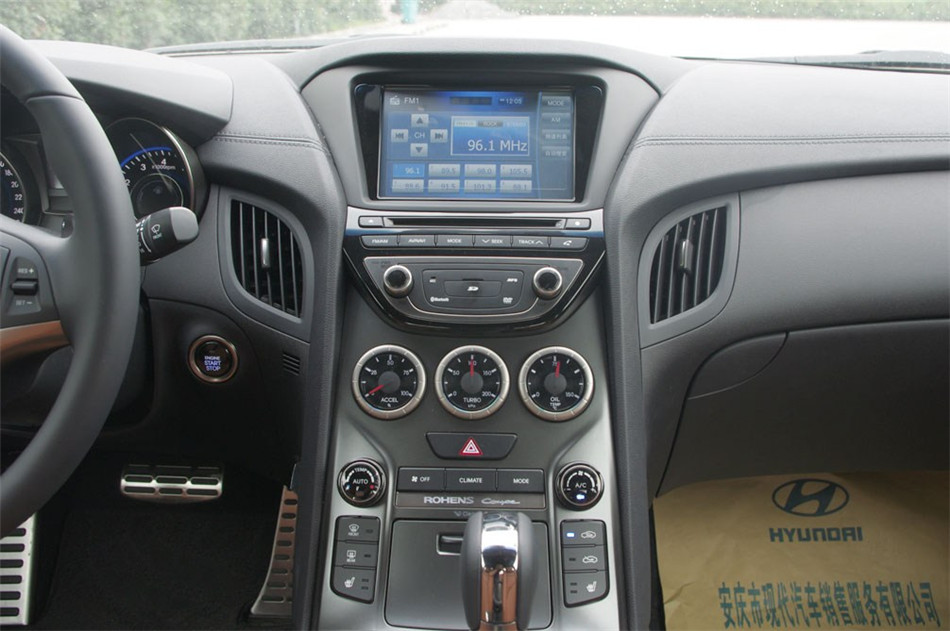 2012款劳恩斯酷派2.0T自动豪华版