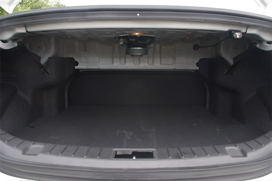 2012款劳恩斯酷派2.0T自动豪华版