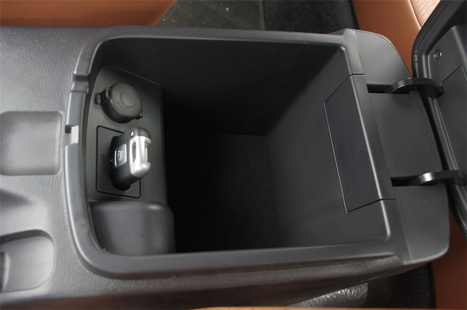 2012款劳恩斯酷派2.0T自动豪华版