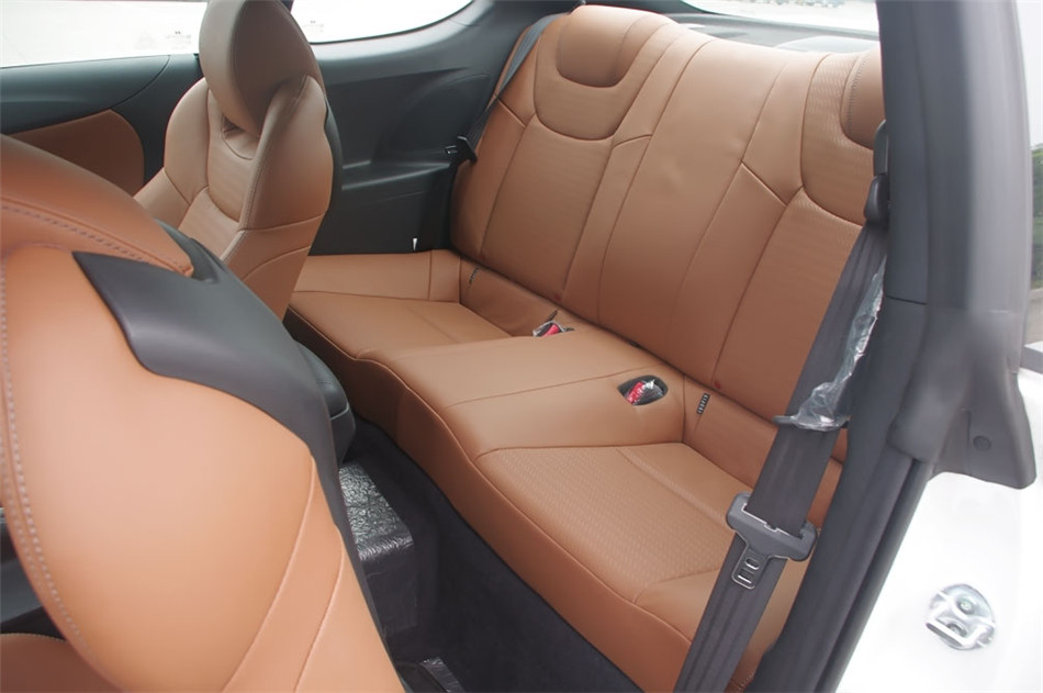 2012款劳恩斯酷派2.0T自动豪华版