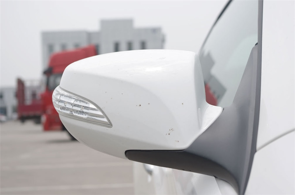 2012款劳恩斯酷派2.0T自动豪华版