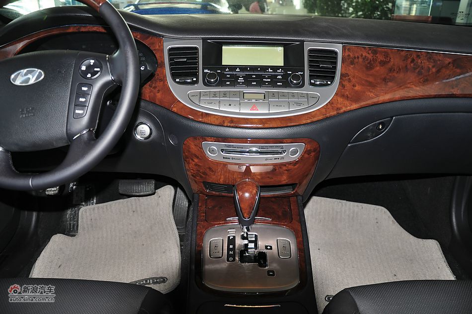 2008款劳恩斯BH330舒适版内饰