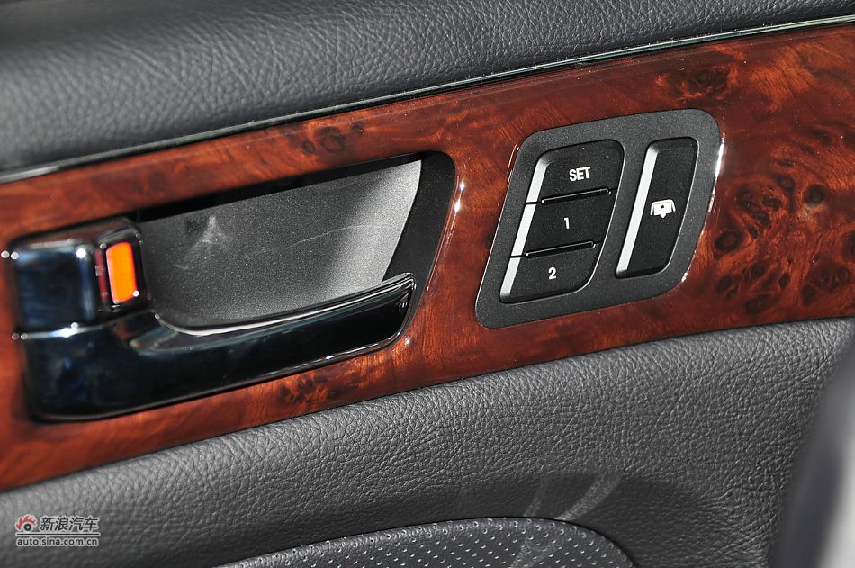 2008款劳恩斯BH330舒适版内饰