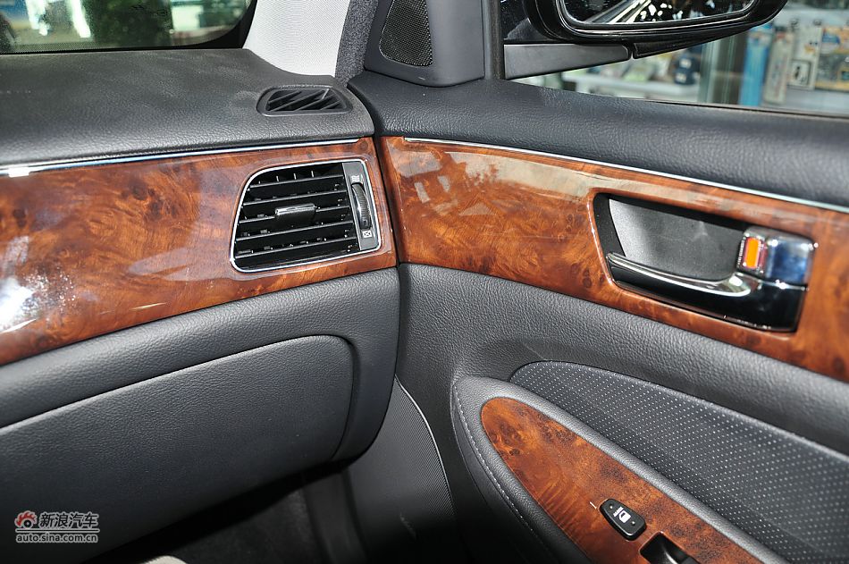 2008款劳恩斯BH330舒适版内饰